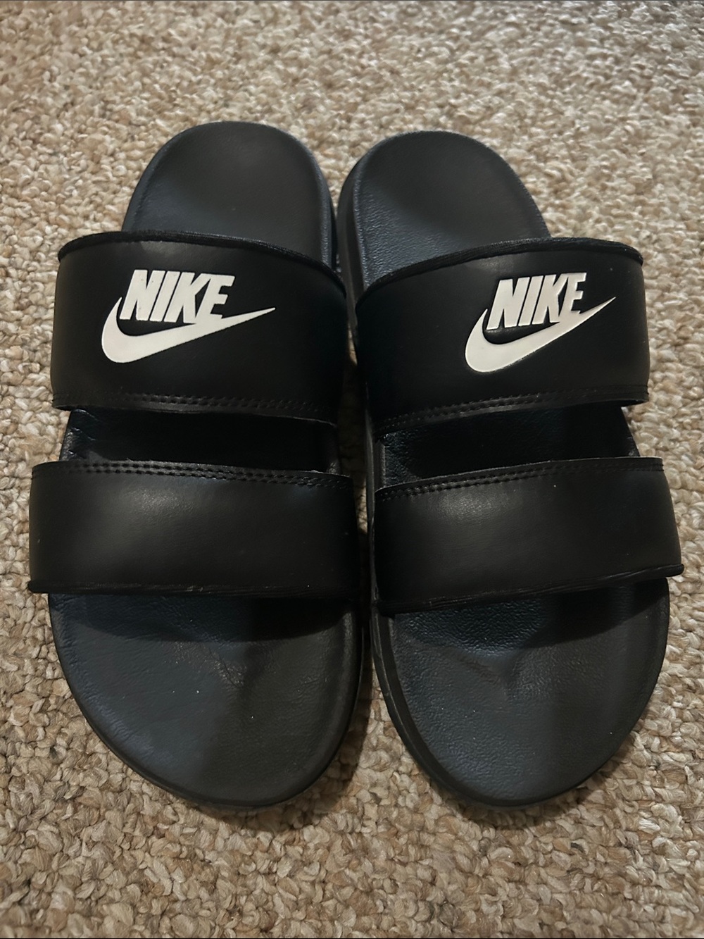 Nike Slides - Picture 2 of 4